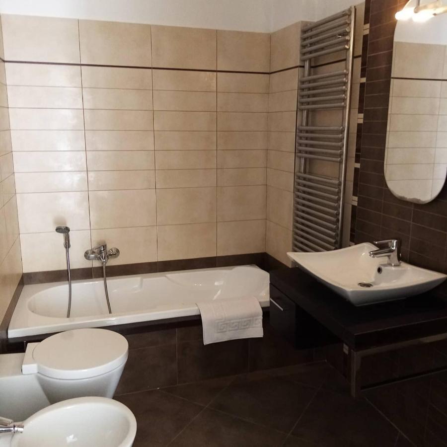 Dimora Storica Le Perle Bed & Breakfast Lecce Dış mekan fotoğraf