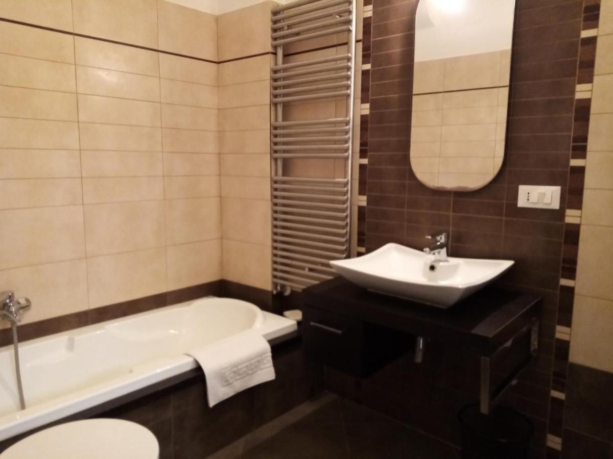 Dimora Storica Le Perle Bed & Breakfast Lecce Dış mekan fotoğraf